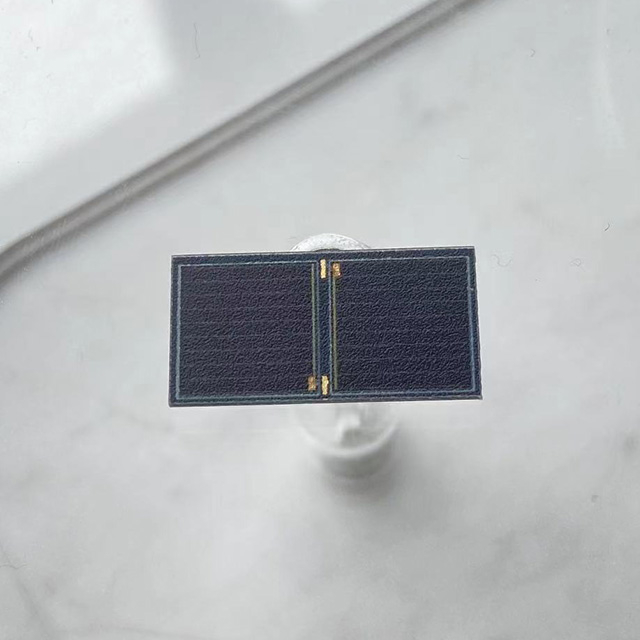 Minyat&uuml;r G&uuml;neş Pilleri GPS konum belirleyiciler, giyilebilir cihazlar ve IOT uygulamaları i&ccedil;in 