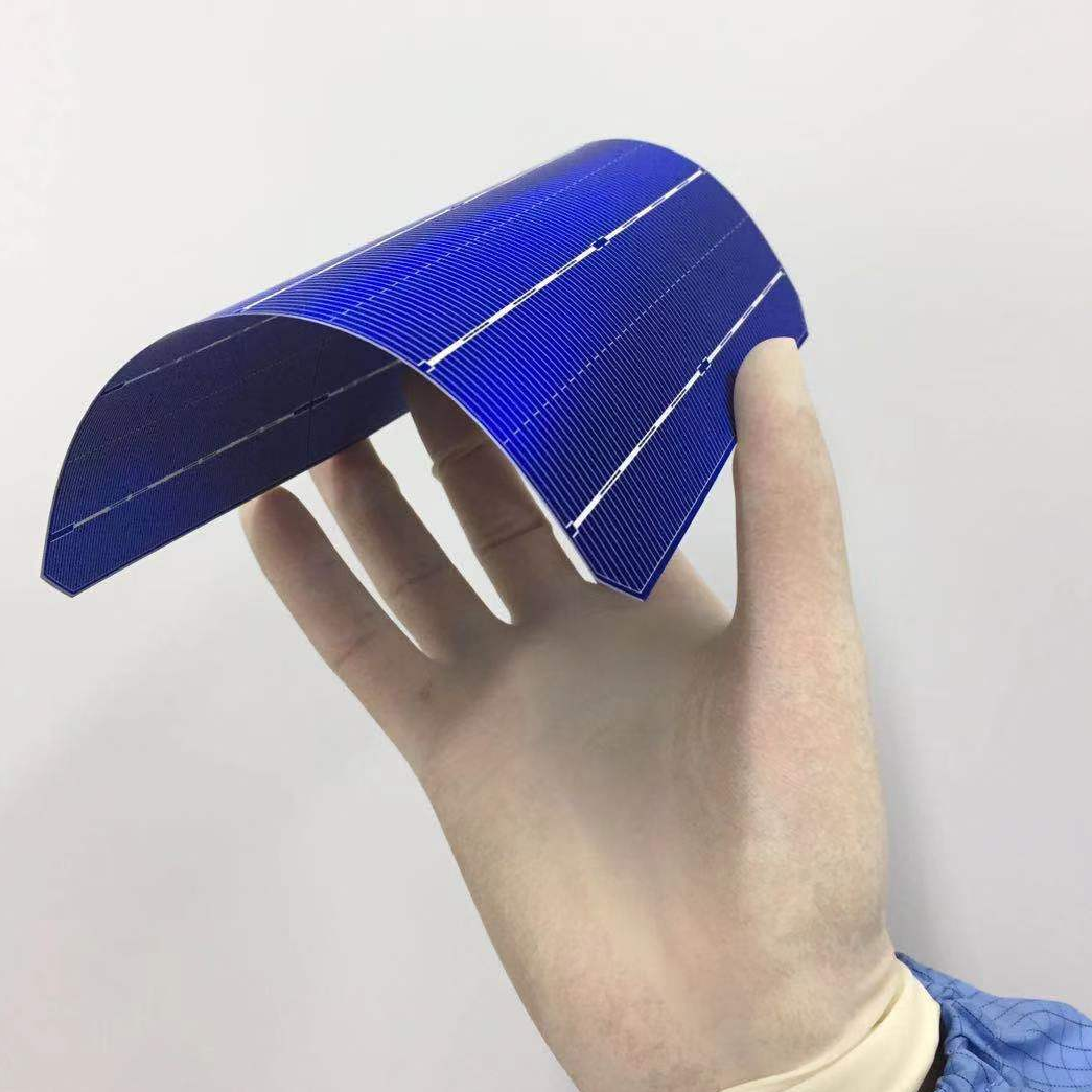 Welche Vorteile bietet die Investition in hocheffiziente Solarzellen f&uuml;r langfristige Projekte?